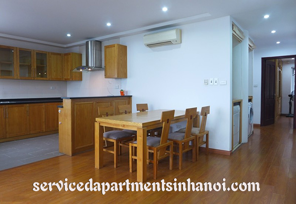 Cho thuê căn hộ 3 phòng ngủ view hồ Tây tại Tô Ngọc Vân, Tây Hồ 4
