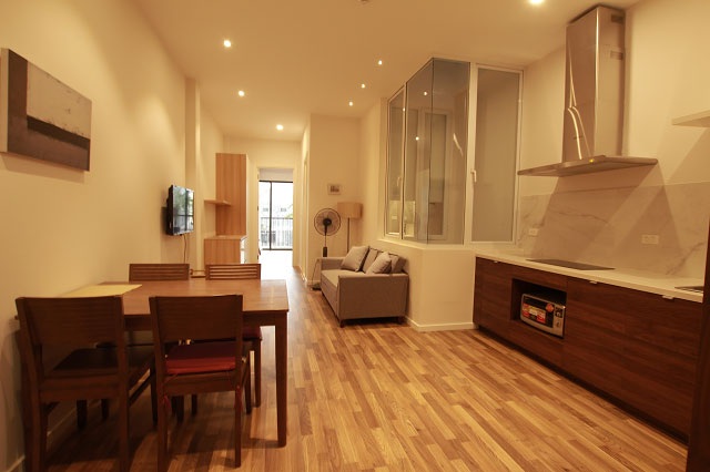Cho thuê căn hộ hiện đại 1 phòng ngủ cách Vincom Tower 400m, Hai Bà Trưng 2