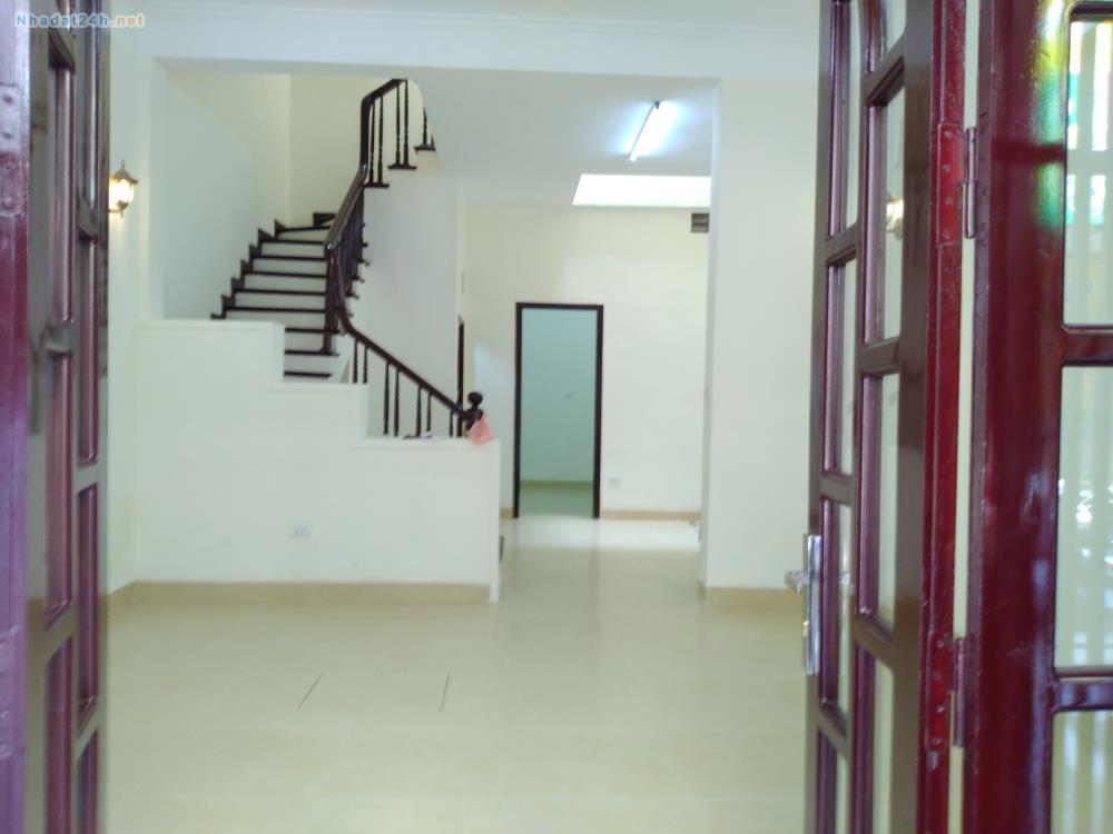 Cho thuê nhà riêng chính chủ thuộc khu phân lô phố Trung Kính, quận Cầu Giấy 2