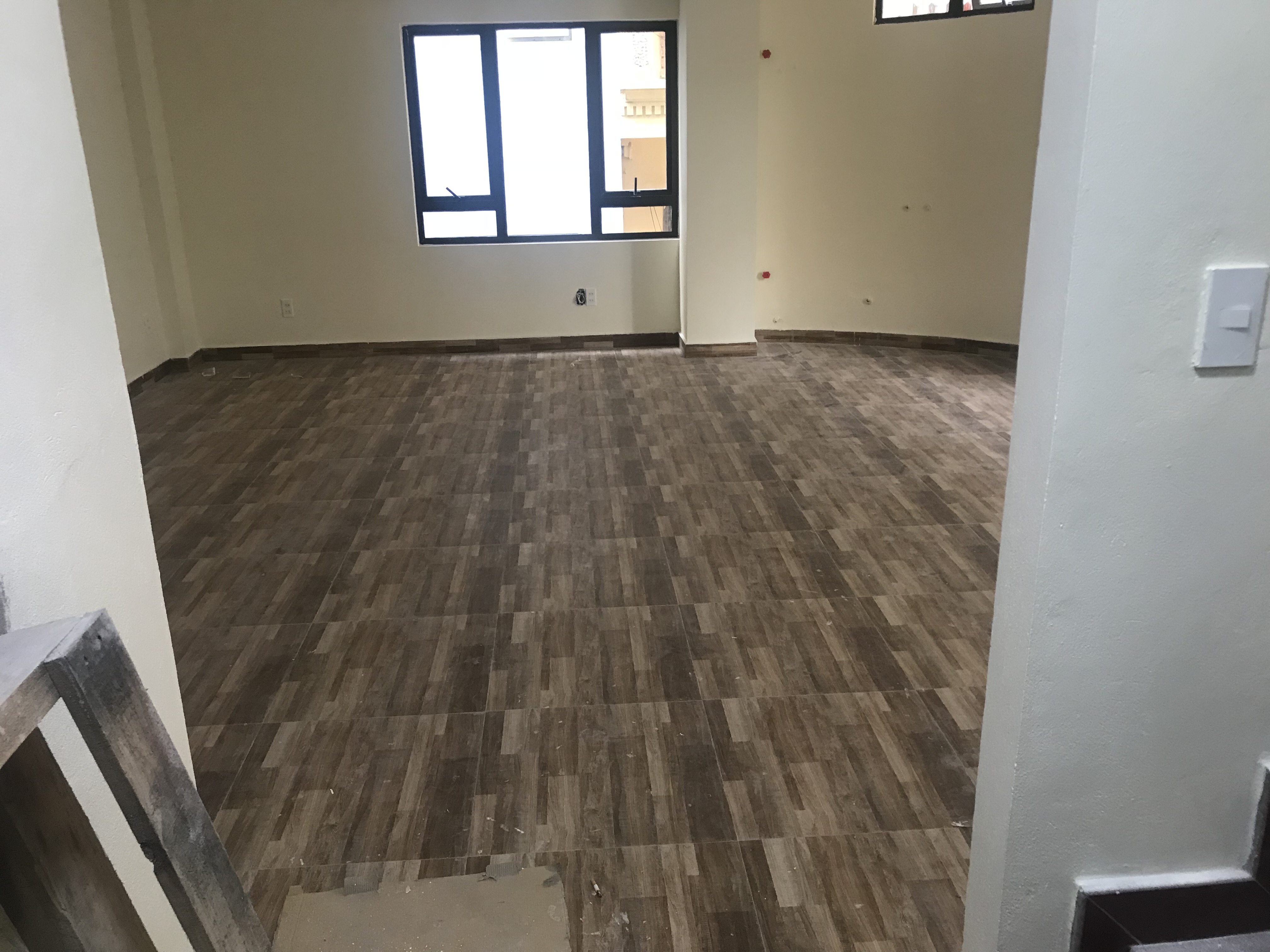 Cho thuê nhà mới xây 6 tầng làm văn phòng tại Dịch Vọng, quận Cầu Giấy 1