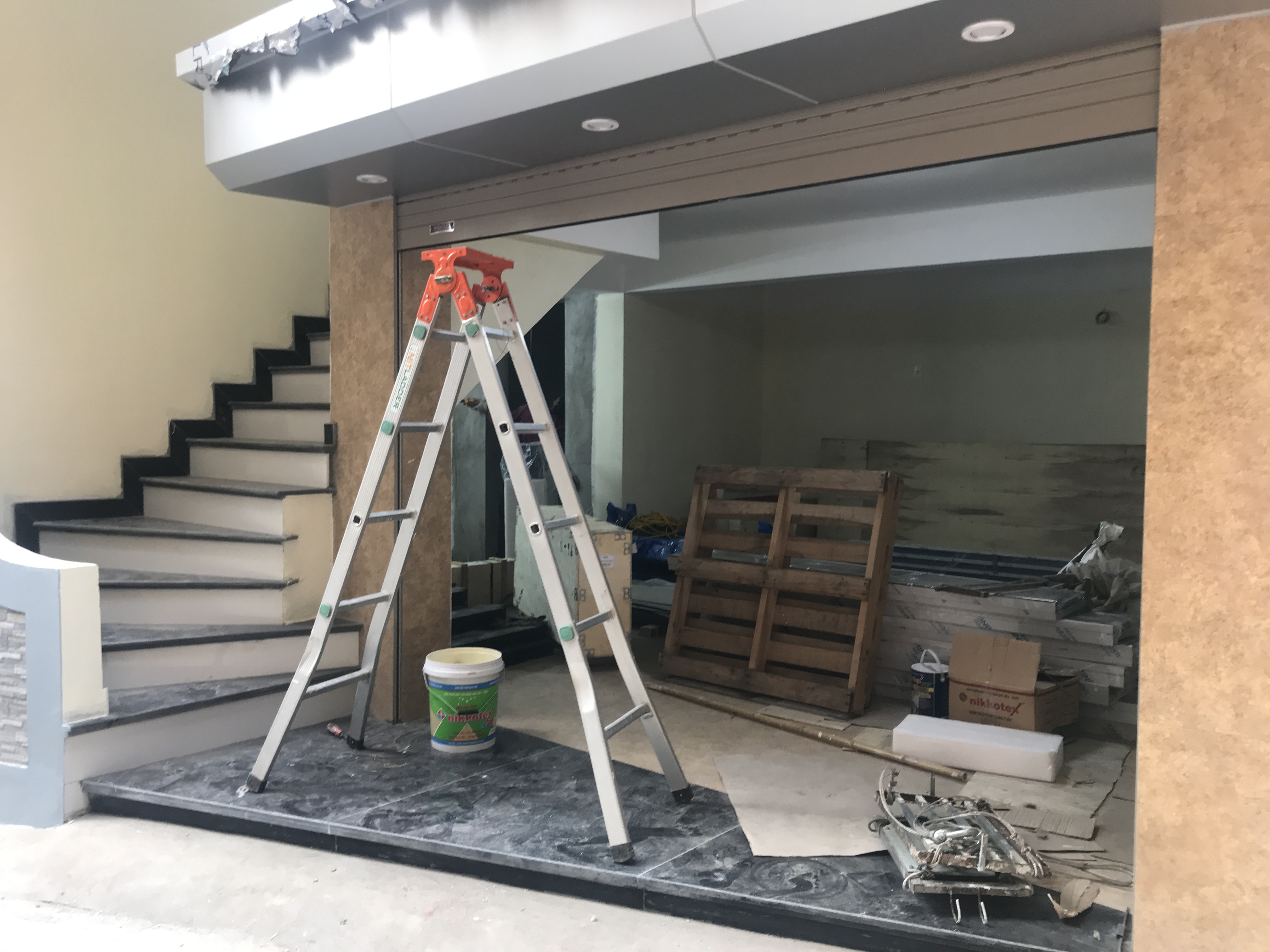 Cho thuê nhà mới xây 6 tầng làm văn phòng tại Dịch Vọng, quận Cầu Giấy 5