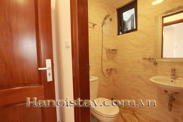 Cho thuê căn hộ dịch vụ mới 2 phòng ngủ gần Văn Cao, Ba Đình 10