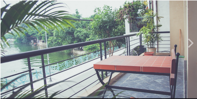 Cho thuê căn hộ dịch vụ cao cấp với 3 phòng ngủ, full nội thất tại Tây Hồ 9