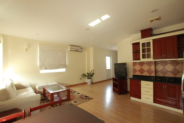 Cho thuê căn hộ dịch vụ 2 phòng ngủ gần bệnh viện Yecxanh quận Hai Bà Trưng 1