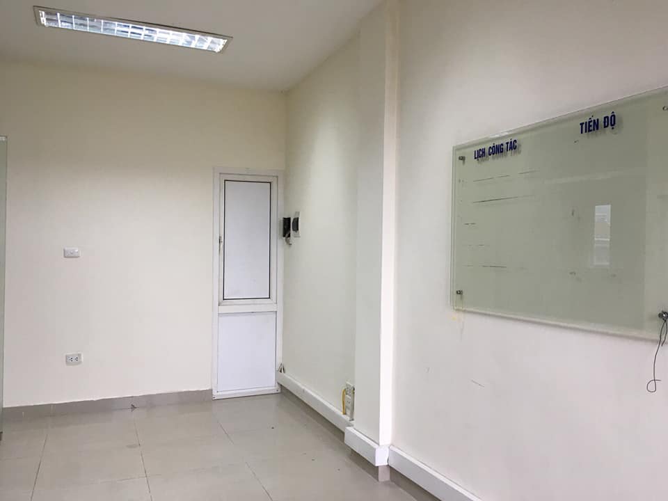 Chính chủ cho thuê gấp văn phòng nhỏ tại phố Thái Thịnh, quận Đống Đa 1