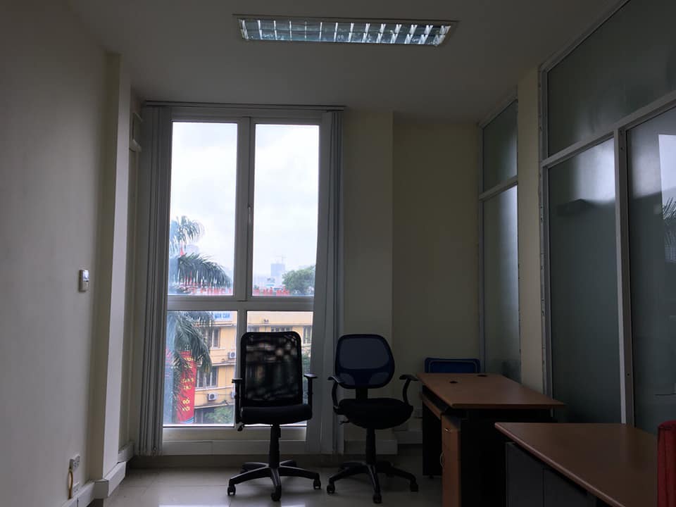 Chính chủ cho thuê gấp văn phòng nhỏ tại phố Thái Thịnh, quận Đống Đa 2