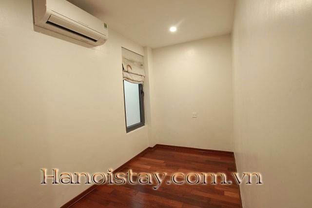 Cho thuê căn hộ cao cấp 2 phòng ngủ tòa nhà Sakamoto Building tại Kim Mã, Ba Đình 9