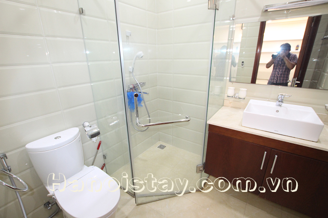 Cho thuê căn hộ dịch vụ 2 phòng ngủ mới, đầy đủ nội thất hiện đại ở phố Thái Hà, Đống Đa 7
