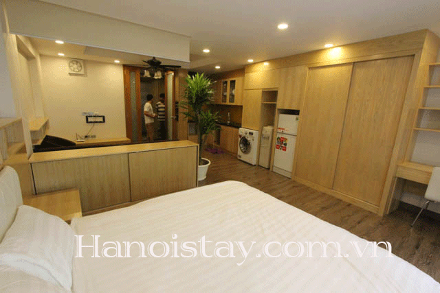 Cho thuê căn hộ dịch vụ 1 phòng ngủ hiện đại ở trung tâm quận Hoàn Kiếm 6