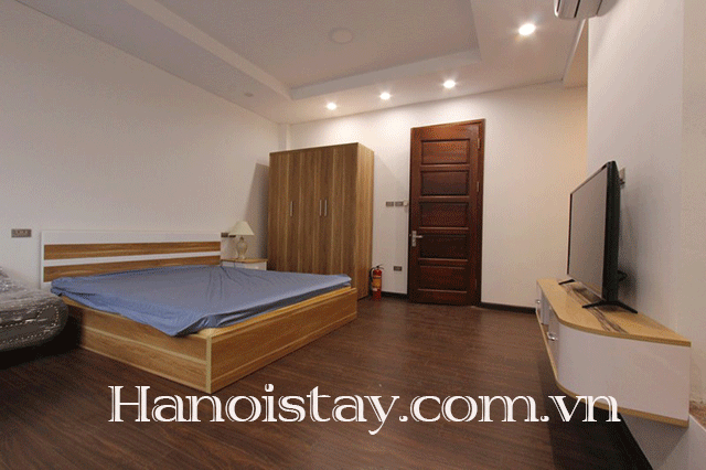 Cho thuê căn hộ dịch vụ giá rẻ phố Xuân Diệu, Tây Hồ 2