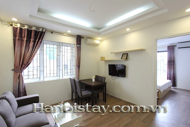 Cho thuê căn hộ dịch vụ giá rẻ 1 phòng ngủ tại Trúc Bạch, Ba Đình