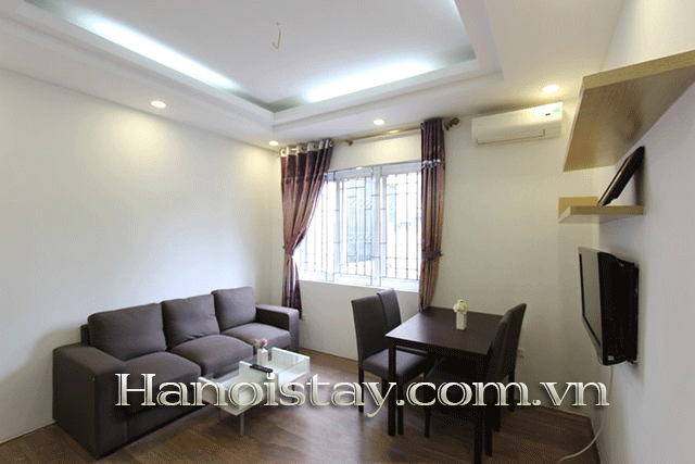 Cho thuê căn hộ dịch vụ giá rẻ 1 phòng ngủ tại Trúc Bạch, Ba Đình 2