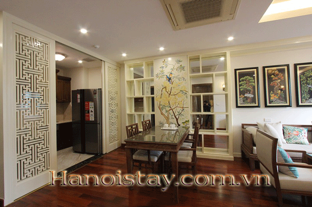 Cho thuê căn hộ dịch vụ 2 phòng ngủ, full nội thất tại phố Trần Quốc Toản, Hoàn Kiếm 3