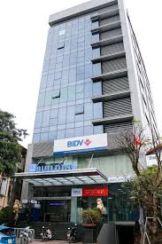 Cho thuê mặt bằng diện tích nhỏ tại tòa nhà 11 tầng phố Nguyễn Sơn, Long Biên