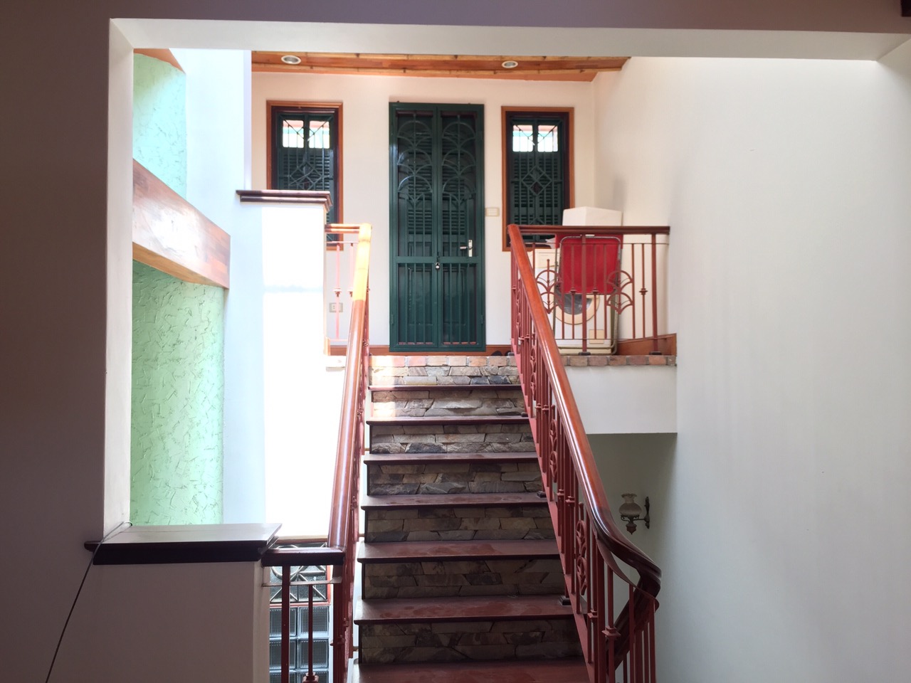 Cho thuê nhà riêng chính chủ với 4 phòng ngủ tại phố Huế, quận Hai Bà Trưng 2