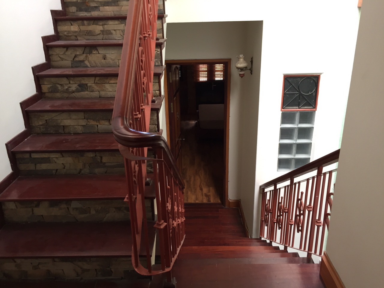 Cho thuê nhà riêng chính chủ với 4 phòng ngủ tại phố Huế, quận Hai Bà Trưng 7