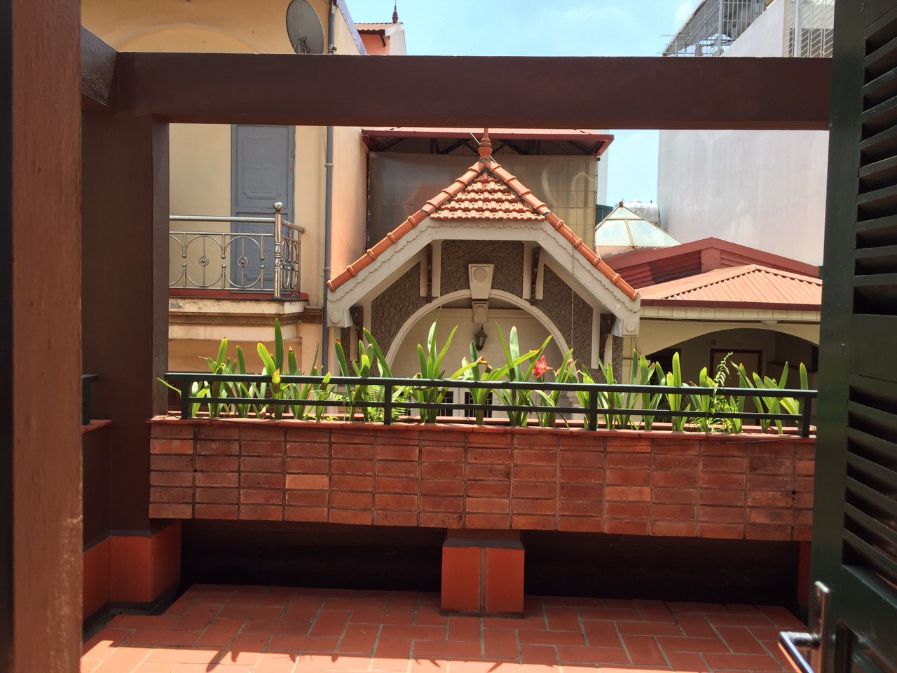 Cho thuê nhà riêng chính chủ với 4 phòng ngủ tại phố Huế, quận Hai Bà Trưng 8