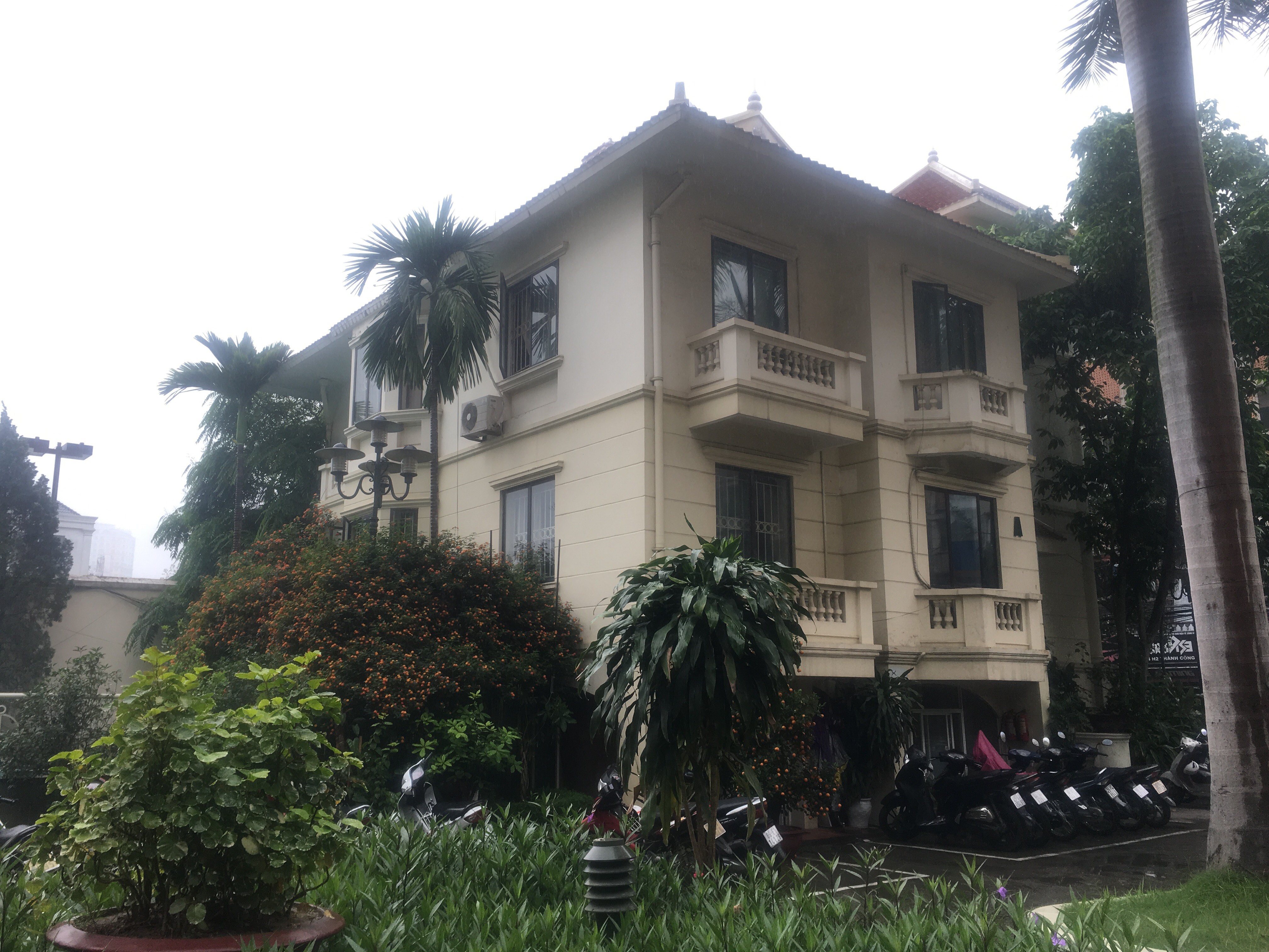 Cho thuê văn phòng mới tại biệt thự có sân vườn ở khu đô thị Thành Công Villas, quận Đống Đa 1