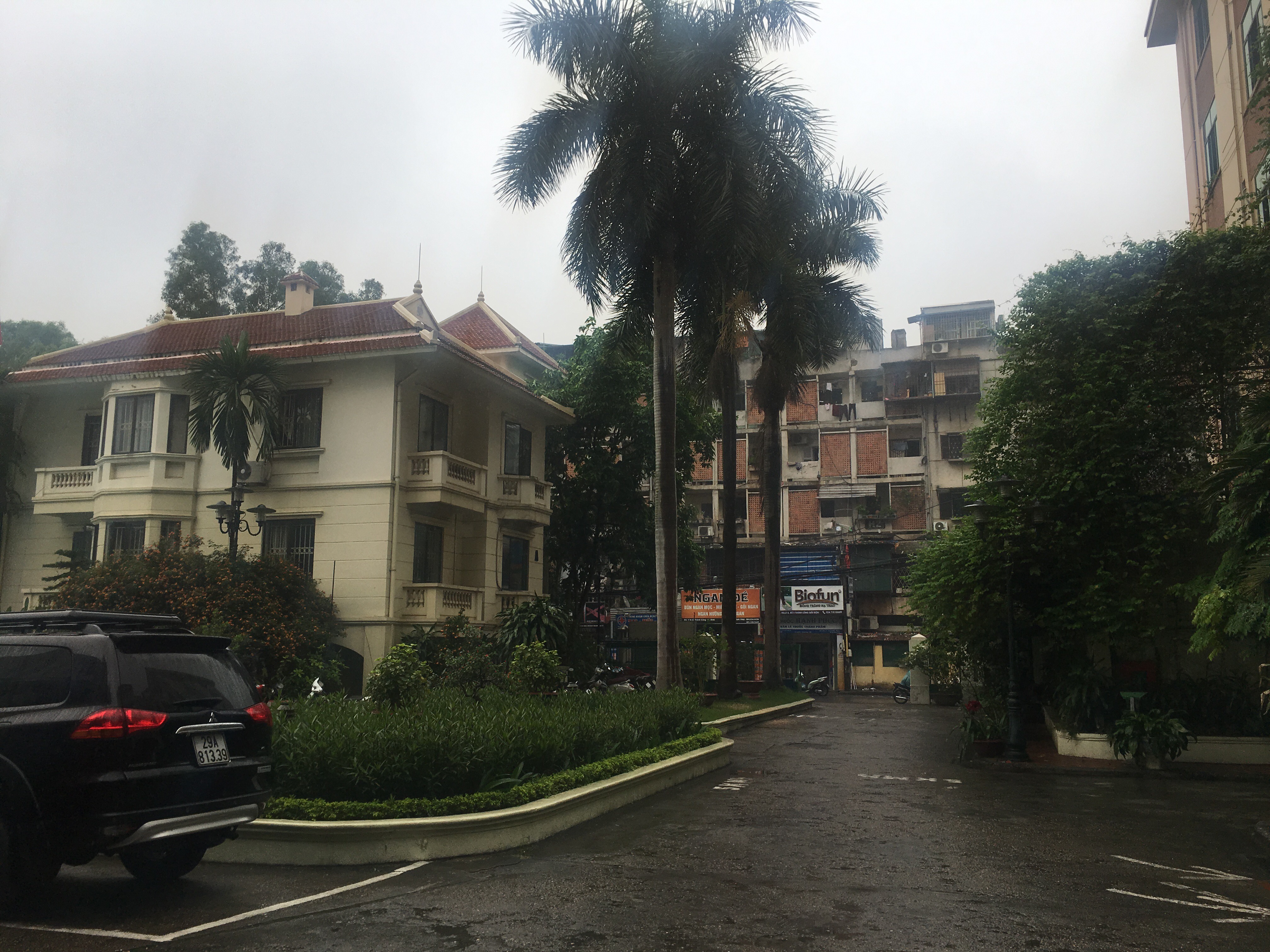 Cho thuê văn phòng mới tại biệt thự có sân vườn ở khu đô thị Thành Công Villas, quận Đống Đa 3