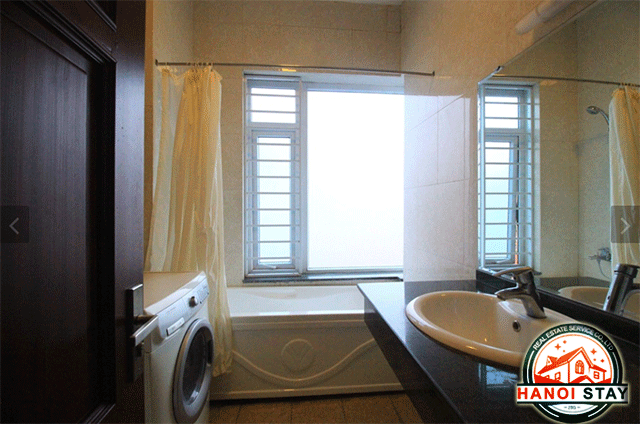 Căn hộ dịch vụ có view hồ cho thuê tại phố Yên Phụ, quận Tây Hồ 10