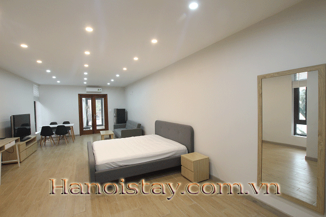 Cho thuê căn hộ dịch vụ có ban công đẹp, full nội thất tại Trần Hưng Đạo, quận Hoàn Kiếm 4