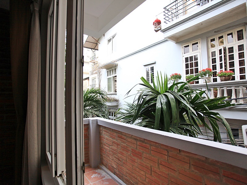 Cho thuê căn hộ dịch vụ mới và tiện nghi tại trung tâm quận Tây Hồ 8