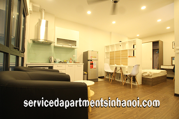 Cho thuê căn hộ dịch vụ mới và full nội thất tại phố Giảng Võ, quận Ba Đình