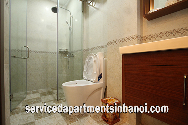 Cho thuê căn hộ dịch vụ mới và full nội thất tại phố Giảng Võ, quận Ba Đình 5