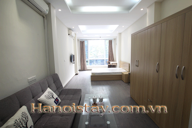 Cho thuê căn hộ Studio rộng rãi gần hồ Trúc Bạch, Ba Đình 1