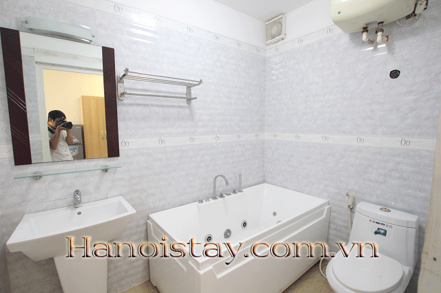Cho thuê căn hộ Studio rộng rãi gần hồ Trúc Bạch, Ba Đình 9