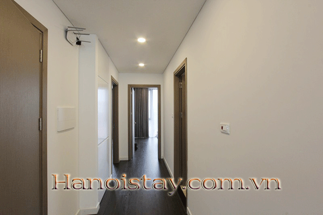 Cho thuê căn hộ dịch vụ 2 phòng ngủ ở tầng cao tại trung tâm quận Tây Hồ 5