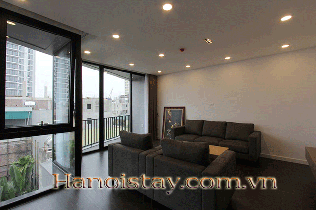 Cho thuê căn hộ dịch vụ 2 phòng ngủ ở tầng cao tại trung tâm quận Tây Hồ 8