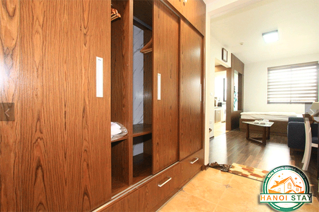 Cho thuê căn hộ dịch vụ hoàn toàn mới ở phố Cát Linh, quận Đống Đa 2