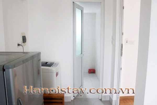 Cho thuê căn hộ giá rẻ, full nội thất ở phố Ngọc Hà, Ba Đình 4
