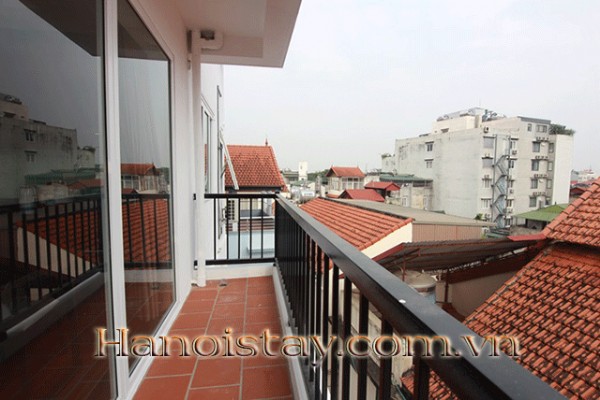 Cho thuê căn hộ nhiều ánh sáng tự nhiên, đi bộ 2 phút đến hồ Tây 6