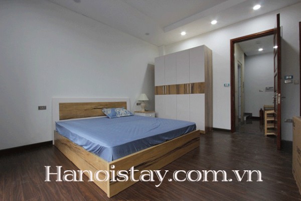 Căn hộ có view Hồ Tây cho thuê giá rẻ tại phố Xuân Diệu 3