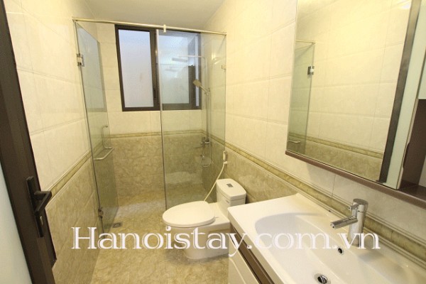 Cho thuê căn hộ dịch vụ view đẹp, có sân rộng khu vực Tây Hồ 8