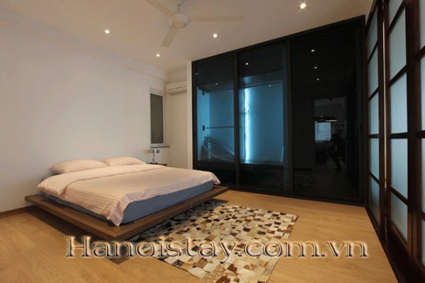 Chính chủ cho thuê căn hộ 2 phòng ngủ tại phố Tô Ngọc Vân, Tây Hồ 4