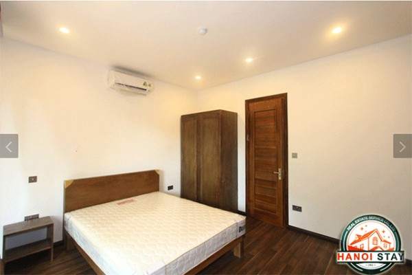 Cho thuê gấp căn hộ 2 phòng ngủ tại phố Đặng Thai Mai, Tây Hồ 3
