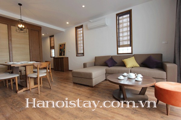 Một căn hộ dịch vụ có ban công cho thuê giá tốt ở Tây Hồ 6