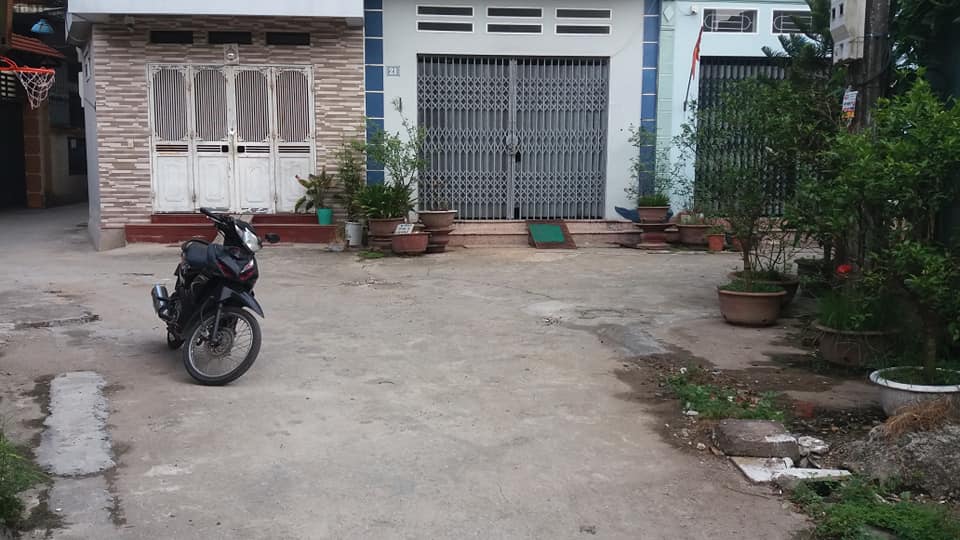 Chính chủ cần bán nhà 3 tầng tại khu vực Nguyễn Văn Cừ, quận Long Biên, SĐCC 2
