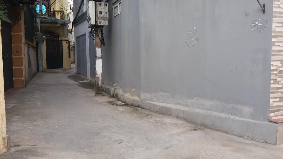 Chính chủ cần bán nhà 3 tầng tại khu vực Nguyễn Văn Cừ, quận Long Biên, SĐCC 5
