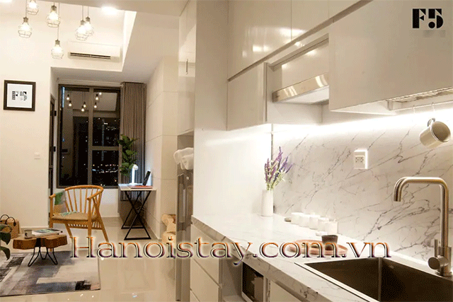Cho thuê căn hộ dịch vụ phòng ngủ sáng gần Linh Lang, Liễu Giai, Ba Đình 4