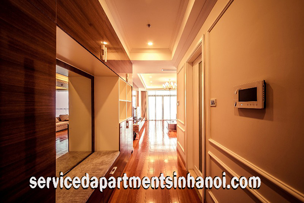 Chủ nhà gửi cho thuê căn hộ chung cư 3 phòng ngủ full nội thất tại Royal City 4