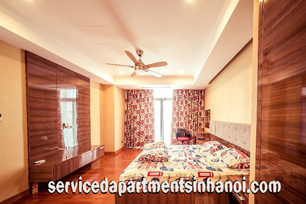 Chủ nhà gửi cho thuê căn hộ chung cư 3 phòng ngủ full nội thất tại Royal City 8