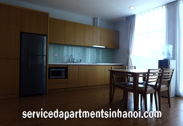 Chủ nhà cần cho thuê căn hộ dịch vụ 2 phòng ngủ, có view hồ tại Đặng Thai Mai, Tây Hồ 1
