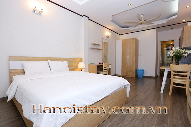Cho thuê căn hộ dịch vụ 1 phòng ngủ full nội thất tại Hồ Tây 2