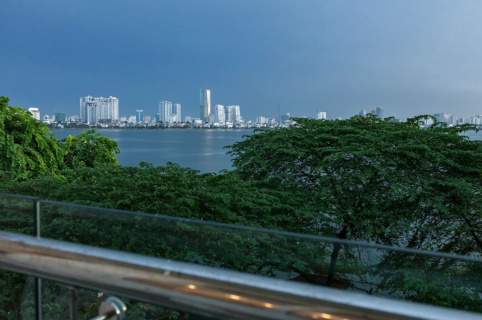Cho thuê căn hộ dịch vụ 1 phòng ngủ, giá hợp lý tại trung tâm quận Tây Hồ 2