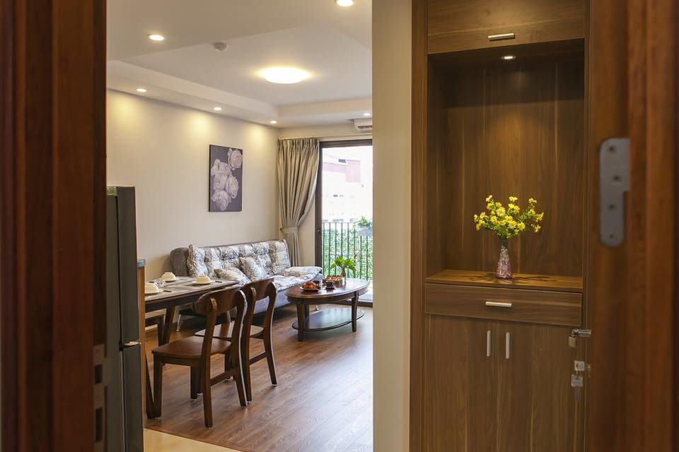 Cho thuê căn hộ dịch vụ 1 ngủ thiết kế hấp dẫn Tây Hồ 3