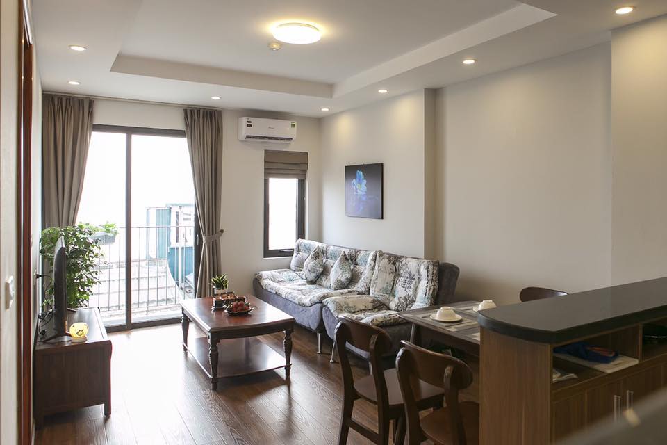 Cho thuê căn hộ dịch vụ 1 ngủ thiết kế hấp dẫn Tây Hồ 5